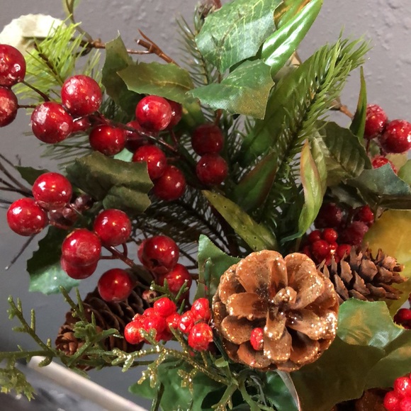 Holiday faux florals picks pinecone, berries, greenery lot of 10 various length - Picture 3 of 14